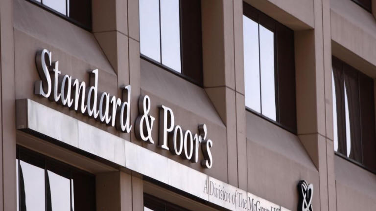 Standard & Poor's: Αναβάθμισε σε θετικό το outlook της Ελλάδας, διατήρησε το αξιόχρεο στο ΒΒΒ
