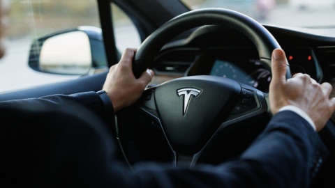 Τιμόνι σε όχημα της Tesla