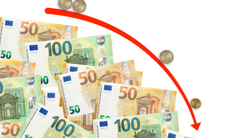 Σε καθοδική πορεία το ευρώ μετά τις ευρωεκλογές