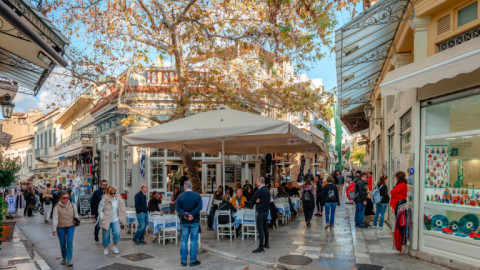 Η διασταύρωση Ανδριανού και Κυδαθηναίων στην Πλάκα/Φωτογραφία: Shutterstock