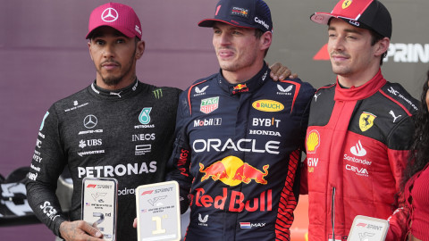 O Lewis Hamilton, o Max Verstapen και ο Charles Leclerc