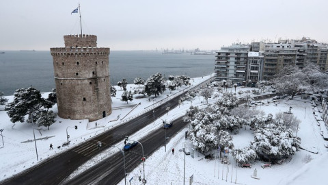 Προβλήματα στη Θεσσαλονίκη από τον χιονιά