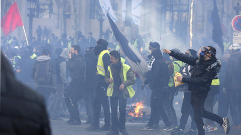 Δραστικά μέτρα για τις ταραχές στο Παρίσι