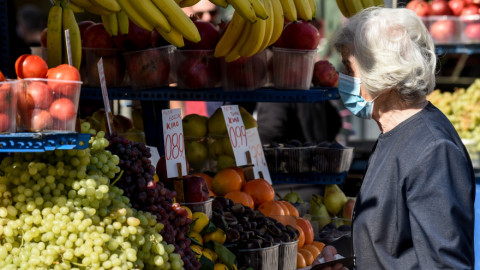 Βουτιά στο διαθέσιμο εισόδημα των νοικοκυριών το β' τρίμηνο