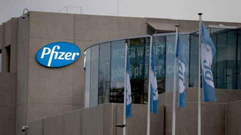 Pfizer/BioNTech: Θα υπερβούν τον αρχικό στόχο παραγωγής 2 δισ. δόσεων του εμβολίου φέτος