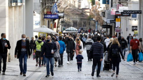 Δωρεάν διανομή μασκών και αντισηπτικών στην Ερμού τη Δευτέρα